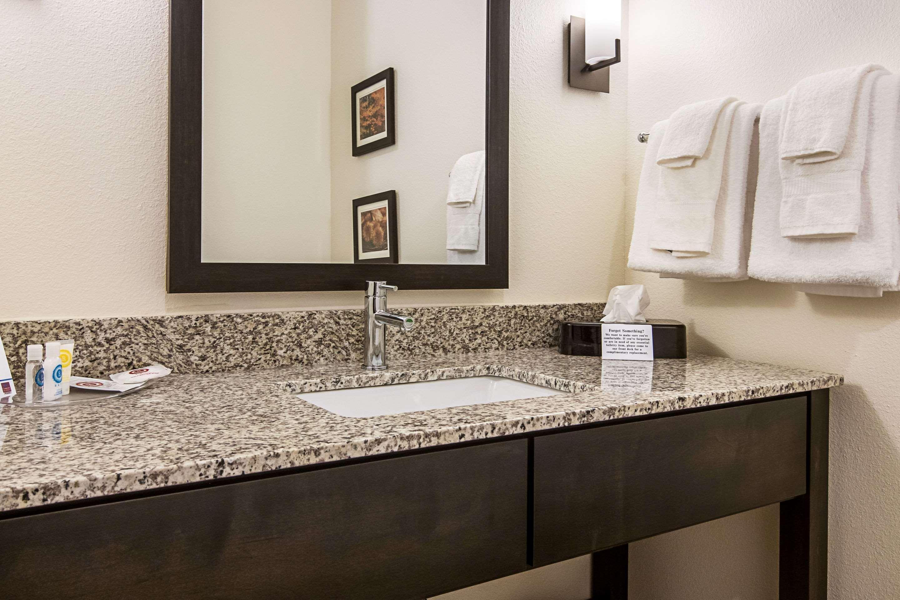 Comfort Suites Wooster Near University Campus Dış mekan fotoğraf